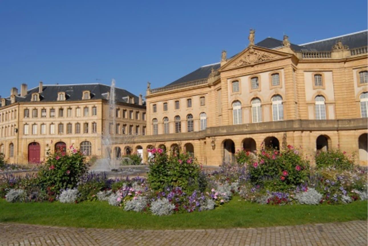 Vue opéra théâtre de Metz et place de la comédie fleurie 