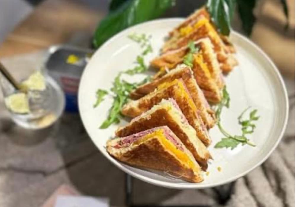 Bar à vin moderne à Metz avec assiettes de tapas