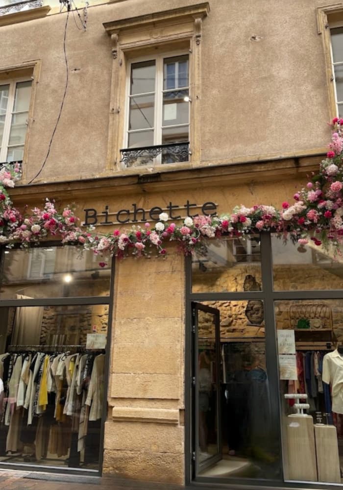 Boutique Bichette dans au cœur de la ville de Metz façade fleurie pour shopping