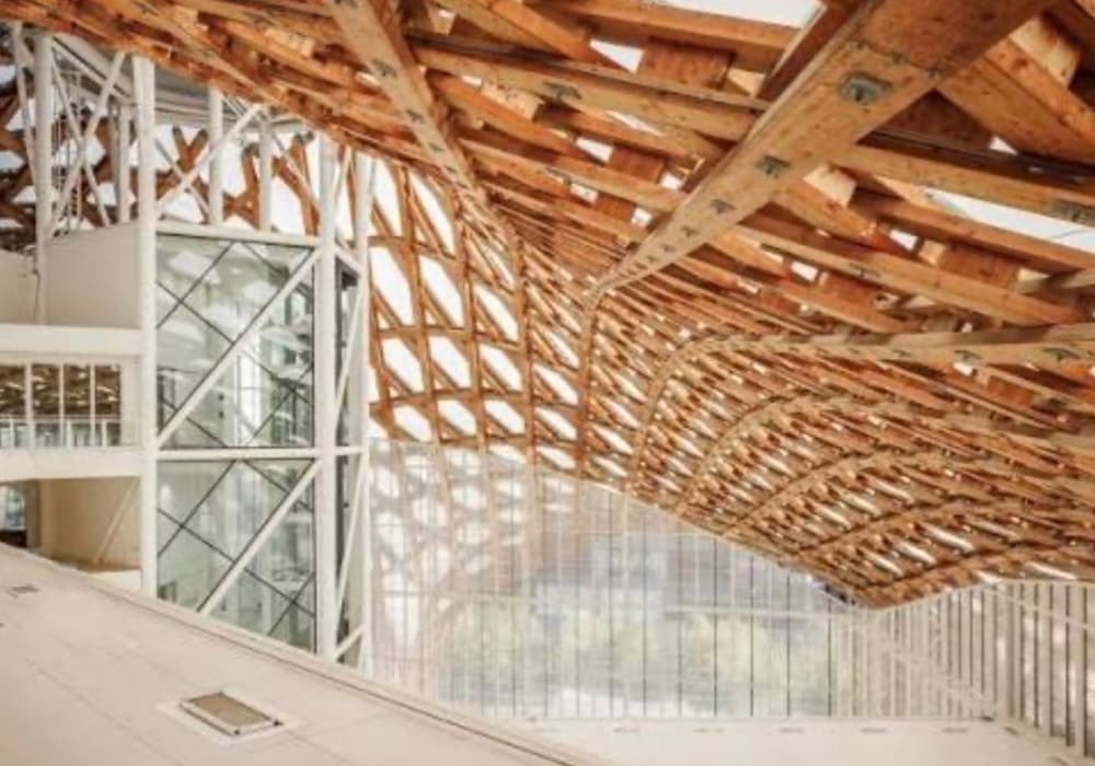 Charpente intérieure du Centre Pompidou Metz pour une pause quand il fait très chaud 