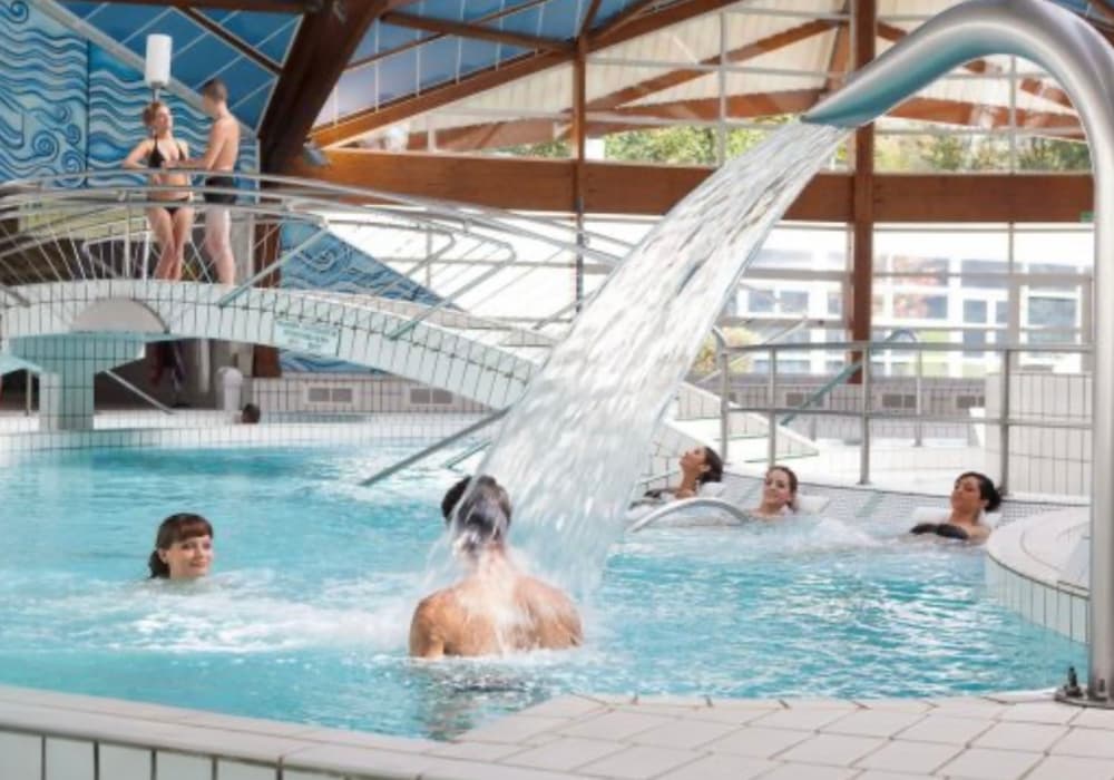 piscine intérieure Thermapolis Amnéville pour se détendre quand il fait chaud